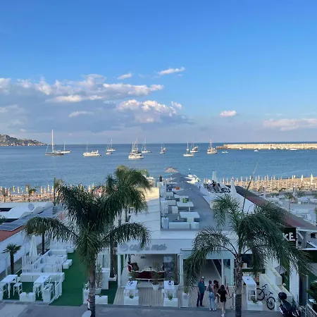 La Finestra Sul Mare Modern Apartment